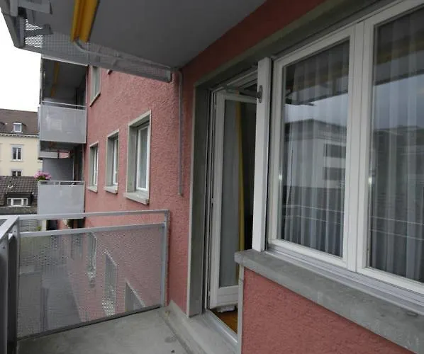 Апартаменты Spacious Near And Opera - Mill 512